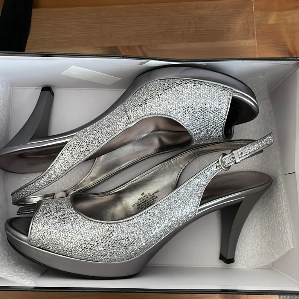 Silver Nine West Size 8 Heels